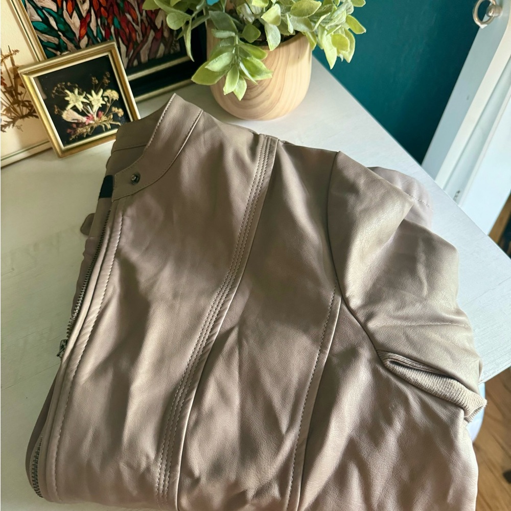 Mo-Ka Leather Jacket